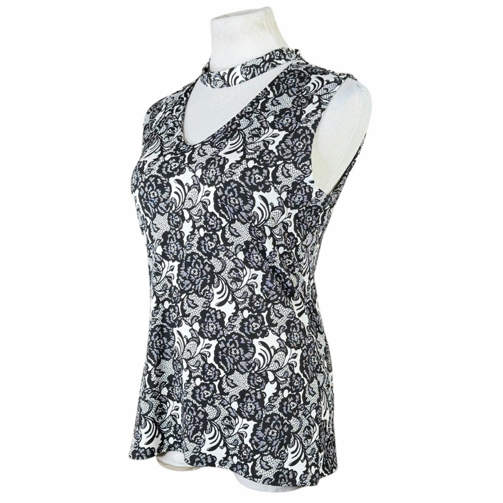 White House Black Market White & Black Floral Faux Lace Keyhole Tank - Medium - Picture 4 of 15